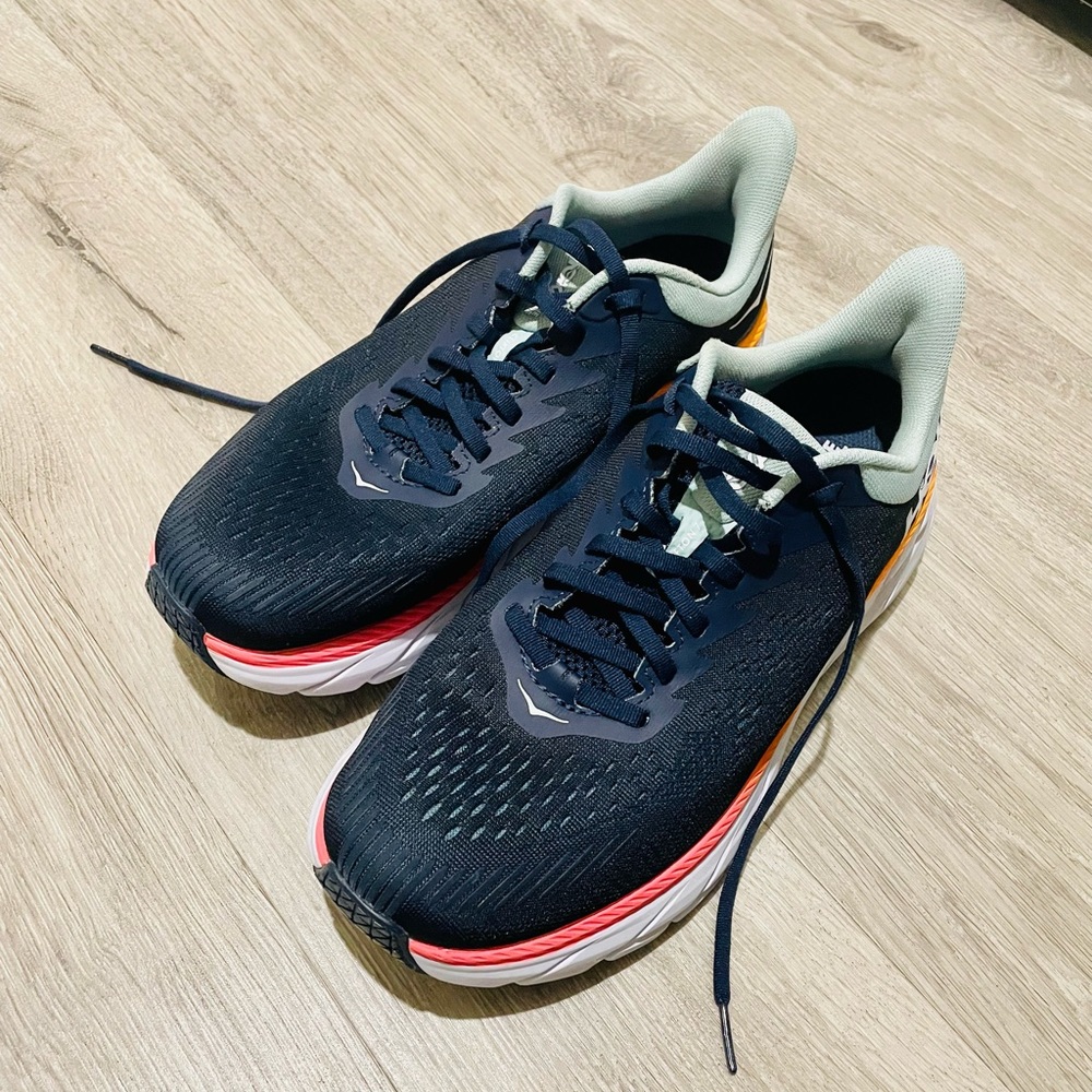 Women's Hoka One One Clifton 7 Sneakers